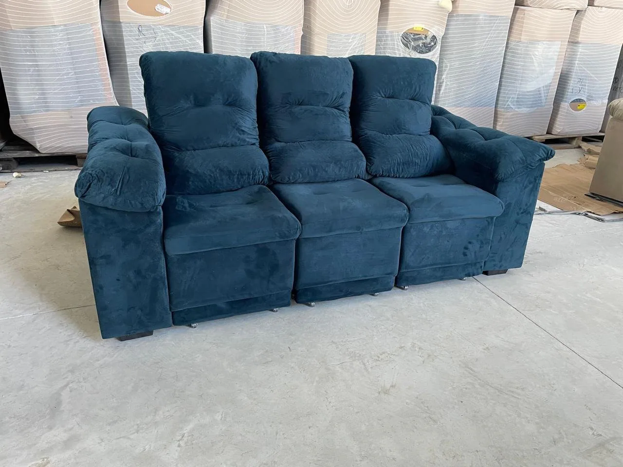 Sofá Retrátil e Reclinável Dinamarca 2,10 m Veludo Azul – FLASH ESTOFADOS