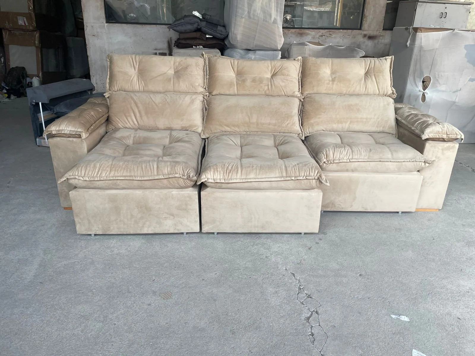 Sofá Retrátil e Reclinável Imperial 2,75 m Veludo Jolie Bege 03 – IMPERIAL DECOR