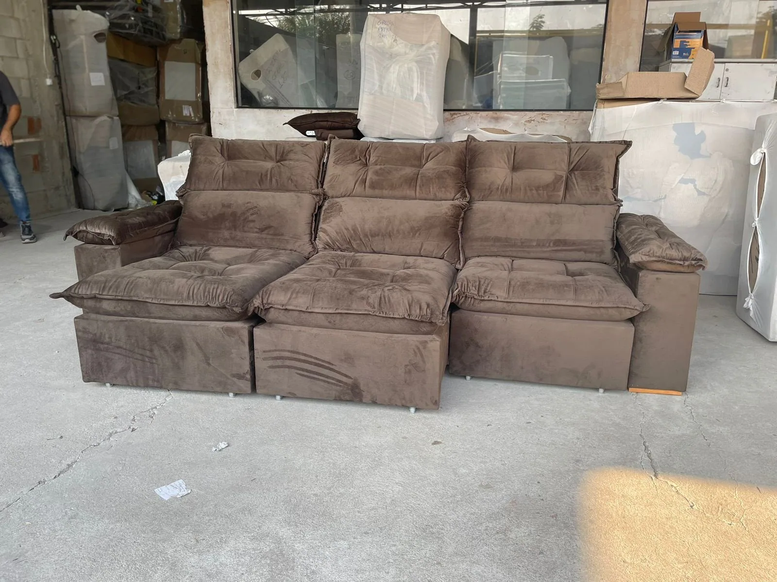 Sofá Retrátil e Reclinável Imperial 2,75 m Veludo Jolie Marrom 05 – IMPERIAL DECOR