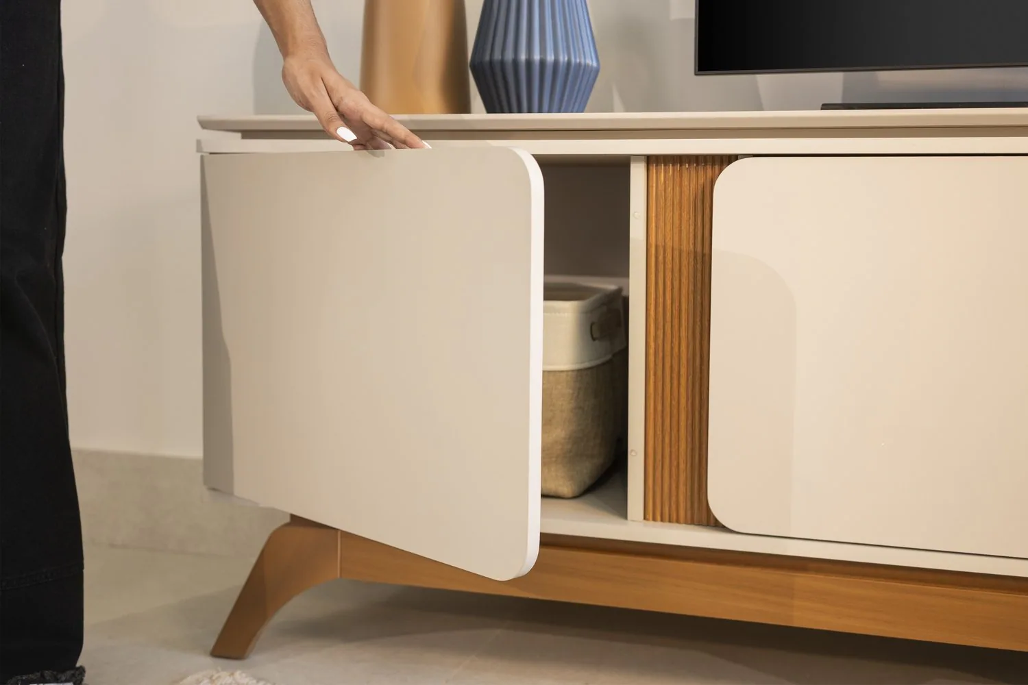 Rack até 70″ Istambul Nature/Off White – LINEA BRASIL