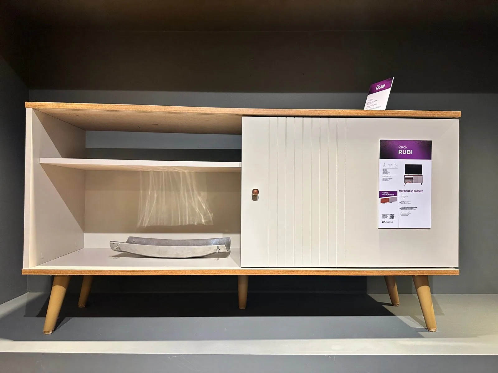 Rack até 50″ Rubi Nature/Off White – LINEA BRASIL