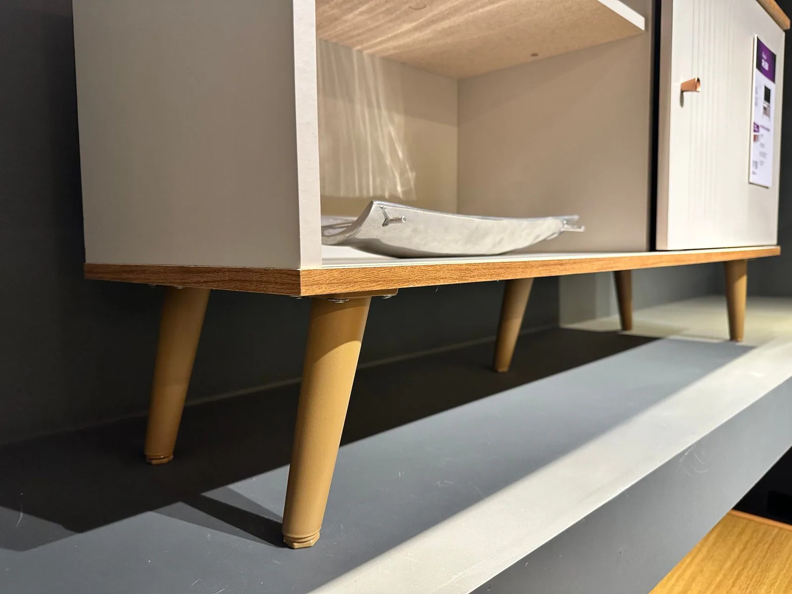 Rack até 50″ Rubi Nature/Off White – LINEA BRASIL
