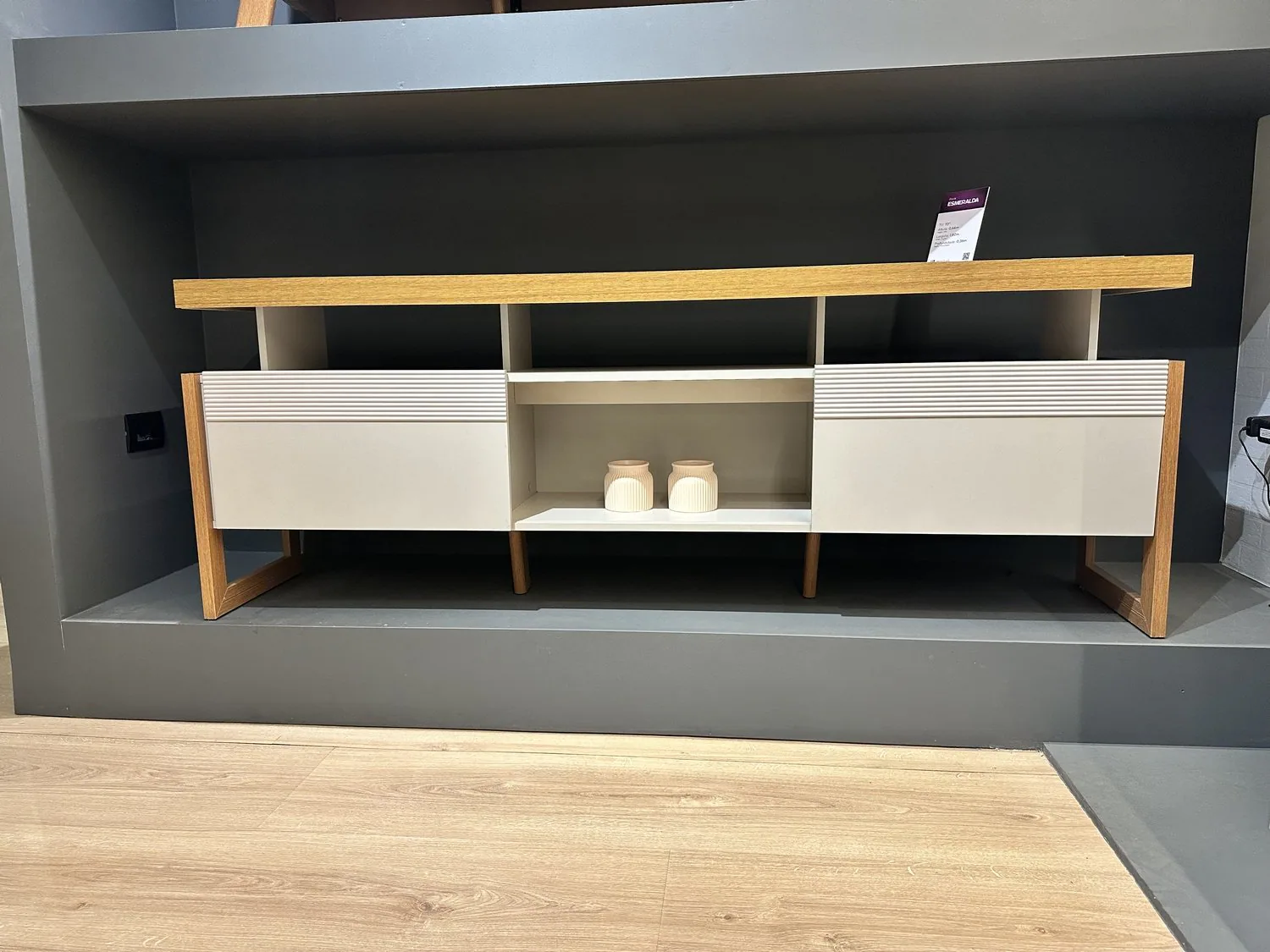 Rack até 70″ Esmeralda Nature/Off White – LINEA BRASIL