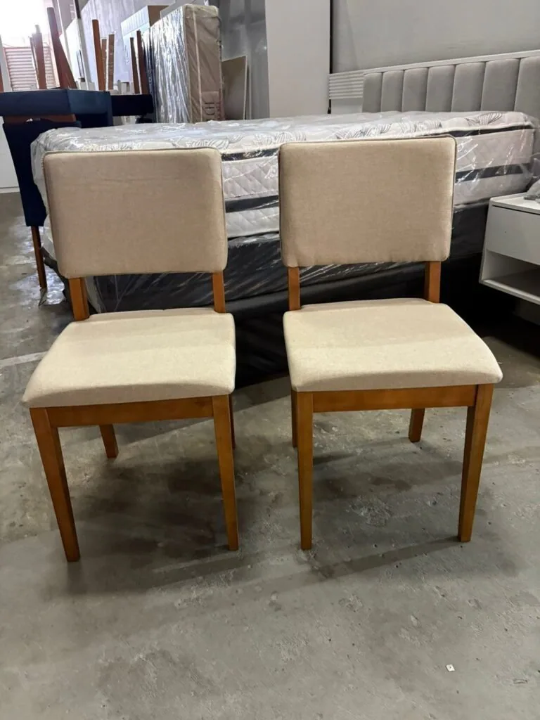 Mesa Salinas/Helô/Los Angeles 90 Cinamomo/Off White com 4 Cadeiras Pérola Linho Bege – CEL MÓVEIS + DOBUÊ MOVELARIA