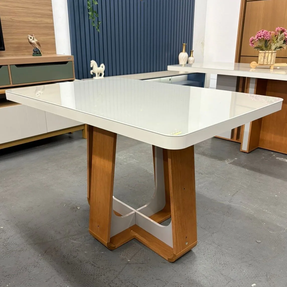 Mesa Sintonia (Tampo Maxi) 170 Amêndoa Clean/Off White – LOPAS